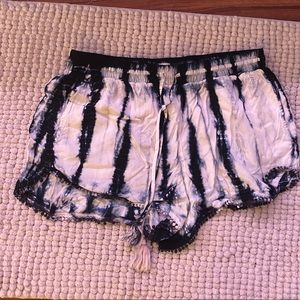🤎2/$15 SALE dark blue tie dye flows beach shorts